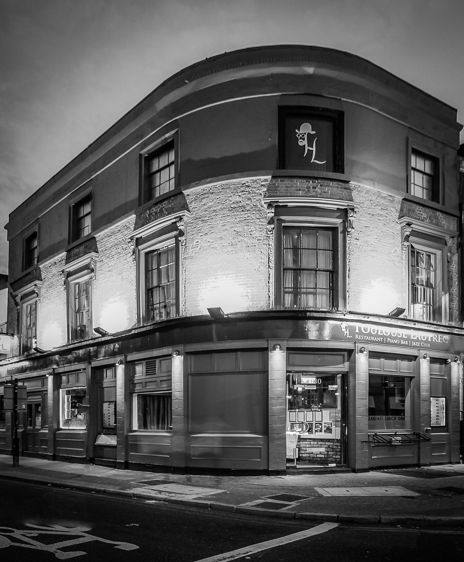 Toulouse Lautrec | Restaurant & Jazz Club
